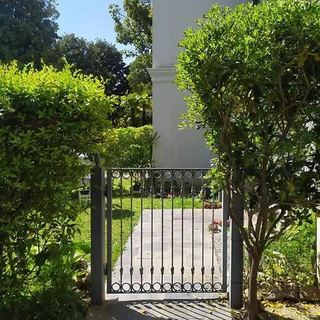 Il Castello Apartment Belgirate
